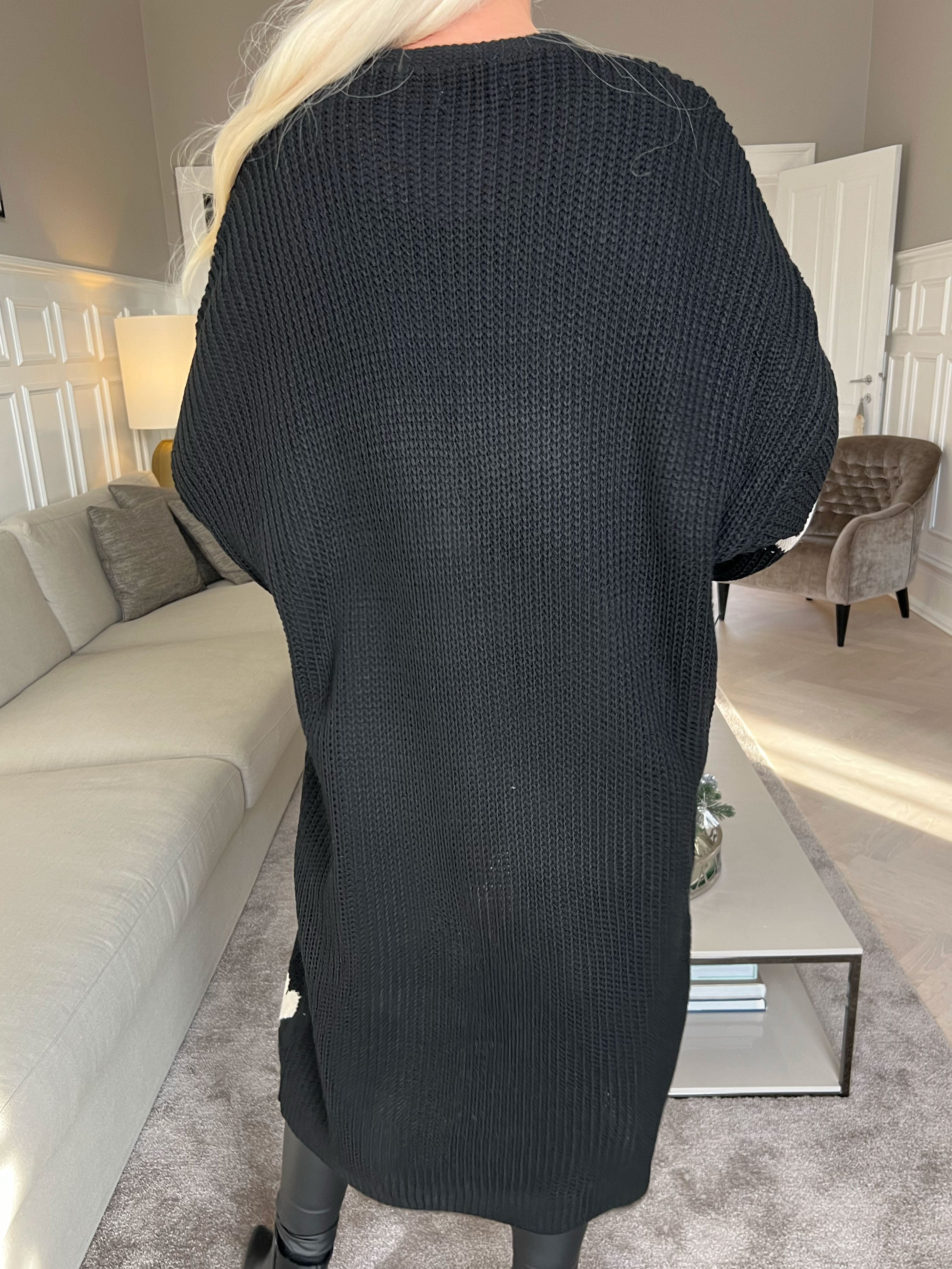 Grace - Lang strikcardigan med hjerter og ballonærmer